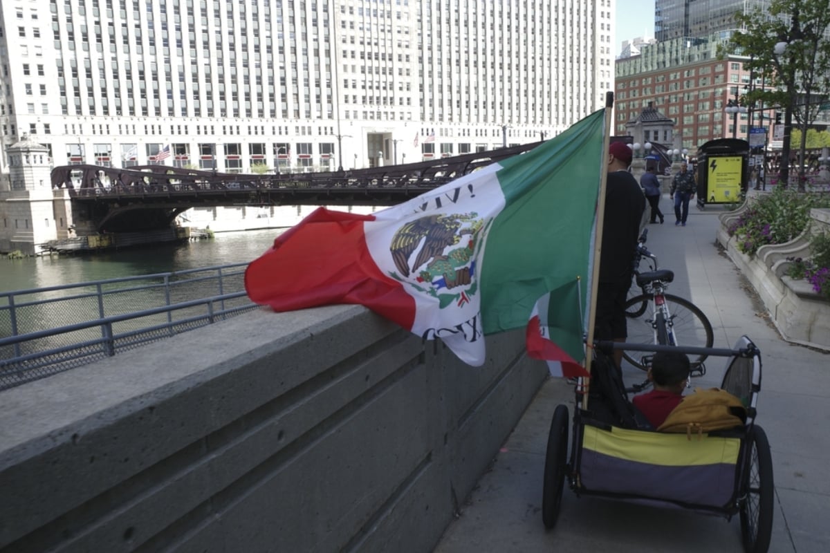 Festivales latinos en Chicago, Latino Festivals in Chicago Face Fear of ICE