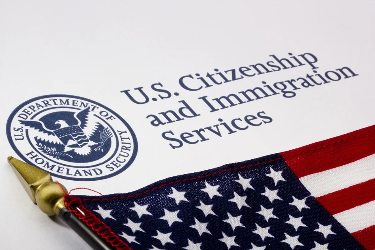 Nuevos formularios de USCIS, USCIS Form Changes: Key September Dates for Green Card Applicants