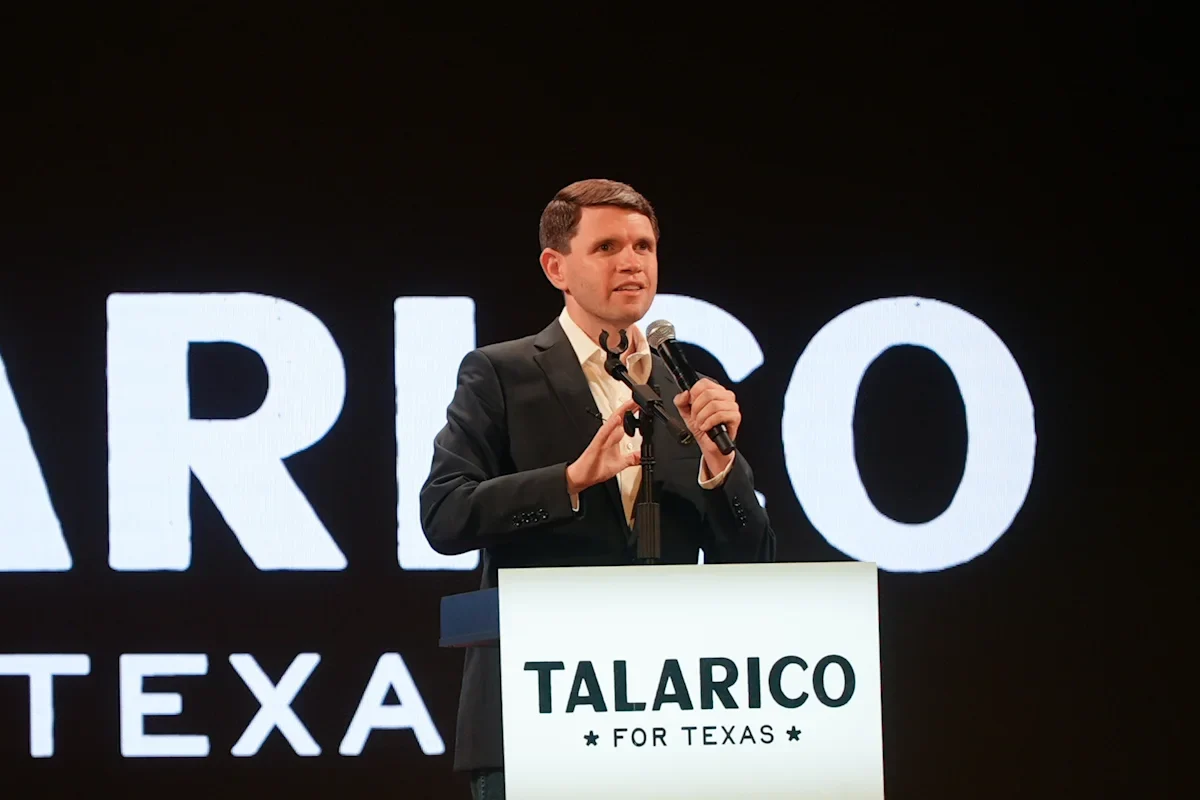 James Talarico pausa campaña por gripe